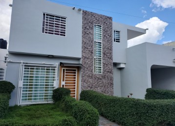 CASA LAUREL
