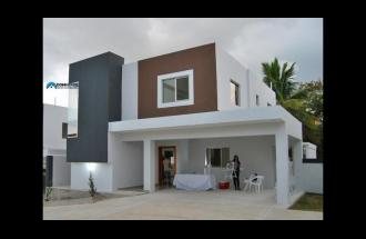 Modernas Casas En Arroyo Hondo