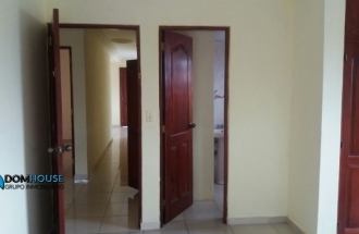 Amplio Apartamento Frente Al Res. La Moneda En San Isidro