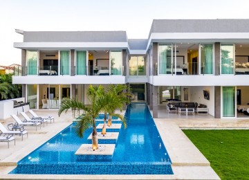 LUJOSA VILLA LISTA PARA MUDARSE EN PUNTA CANA 